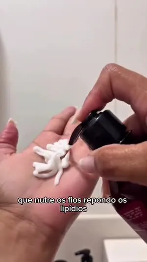 Rotina de uso da vitamina para cabelo Magia Grow