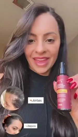 Cliente mostrando transição capilar com a Magia Grow